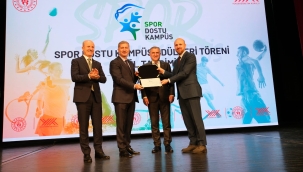 Erdoğan, AİÇÜ'ye Spor Dostu Kampüs Ünvanı Sertifikasını Takdim Etti