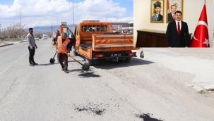 Kaymakam Karali, Diyadin'de karayolları yol ağında meydana gelen bozulmalar giderilecek