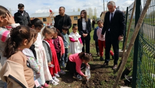 Müdür Kökrek, Ağrı'da Ağaç sevgisini çocuklarımıza aşılamak çok önemli