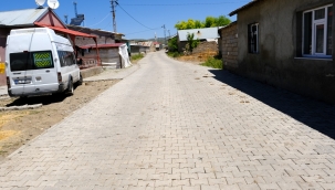 Ağrı Aşkale köy yolu 9.000 m²'lik kilit parke taşı döşeme çalışması tamamlandı.