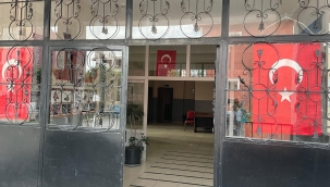 15 Temmuz için Ağrı'da tüm kamu kurumlarına Türk bayrağı asıldı