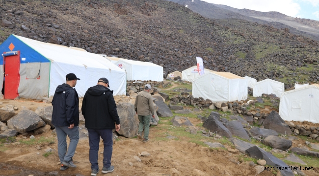 Ağrı Valisi ve Doğubayazıt Kaymakamı Ağrı Dağı'nda İncelemelerde Bulundu