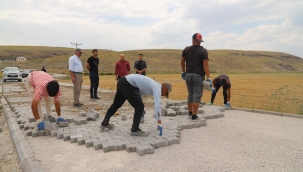 Doğubayazıt ilçesinde köylerin çehresini değiştirecek hizmetler devam ediyor.