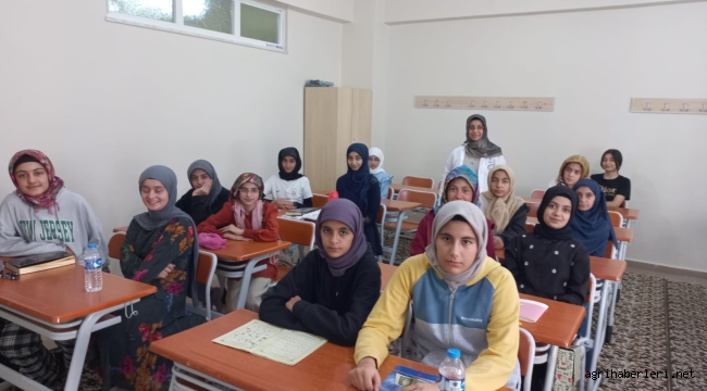 Doğubayazıt Kaymakamlığı Kadınlar ve Kız Çocuklarına Ücretsiz Kurs Desteği