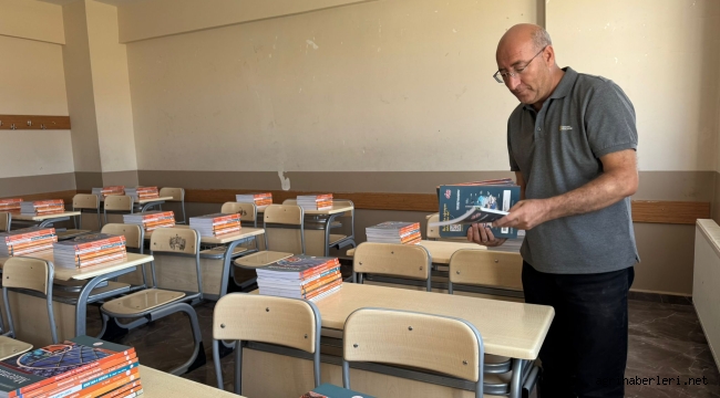 Ağrı Milli Eğitim Müdürü, 996 okula ücretsiz ders kitabı dağıtımını tamamladı