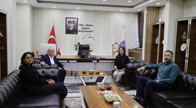 AK Partili Eski Milletvekili DEM Partili Belediyeyi Ziyaret Etti