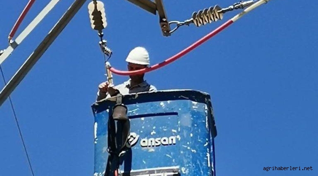 Doğubayazıt İsa Geçit Caddesi ARAS EDAŞ'ın Elektrik Kesintileriyle Boğuşuyor