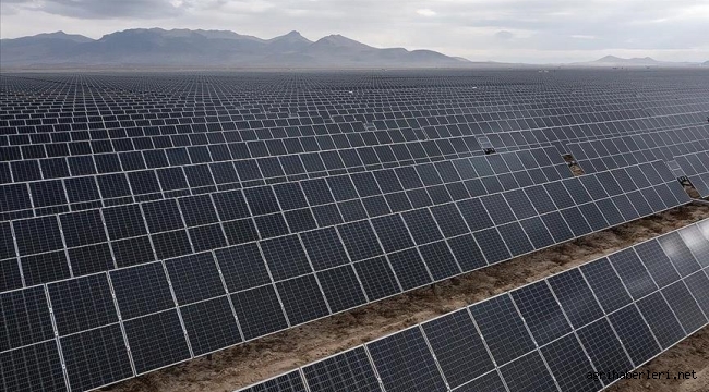  DOĞUBAYAZIT'TA GÜNEŞ ENERJİSİ KAPASİTESİ ARTIŞA GİDİYOR