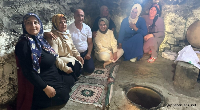 Taşlıçay Kaymakamı Kübra Baka Kılıç, Tandır Başında Hamur Açtı Ekmek Pişirdi