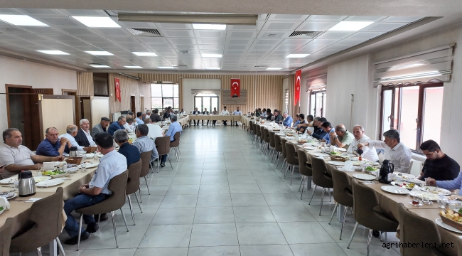  AK Parti İl Başkanı İlhami Yıldız, Muhtarlarla Kahvaltı Programında Buluştu 