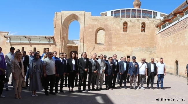 Doğubayazıt T Tipi Kapalı ve Açık Ceza İnfaz Kurumu'nda Kalan Tutukluların El Emeği İshak Paşa Sarayı'nda Sergilendi