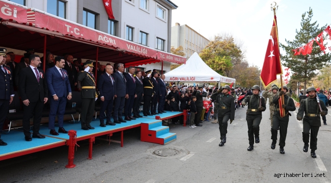 Ağrı'da Cumhuriyet Coşkusu: 102. Yıl Dönümü Törenlerle Kutlandı