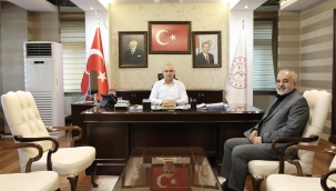 Ağrı Valisi Koç, Ağrı Dağı Gazeteciler Cemiyeti Başkanı Söyler'i Makamında Ağırladı