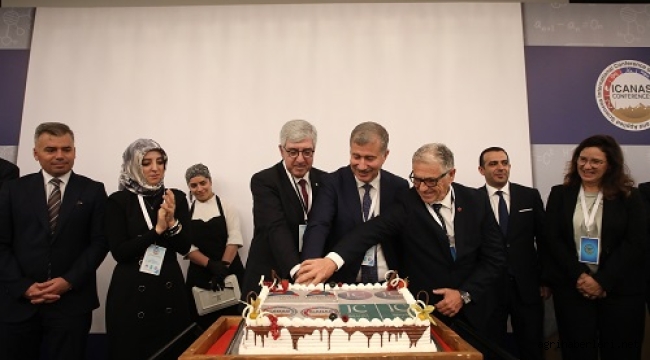 AİÇÜ'de Cumhuriyet Bayramı Kutlaması Kapsamında Anlamlı Seminer