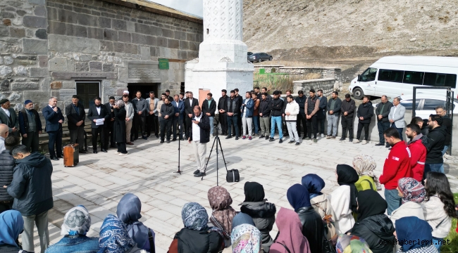 Bilim ve İrfan Tarihi Bir Camide Buluştu: Toprakkale'de "Hadis ve Hayat" Söyleşisi