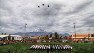 Doğubayazıt'ta Cumhuriyet'in 102. Yılı Görkemli Törenlerle Kutlandı