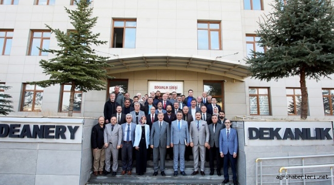 Rektör Gülçin, AİÇÜ'de İdari Personel ile Bir Araya Geldi