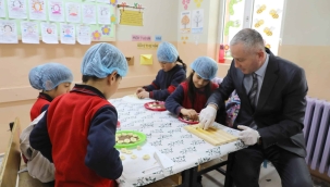 Ağrı'da bir Okulda aynı anda 13 farklı sınıfta yaşam becerileri çalışması