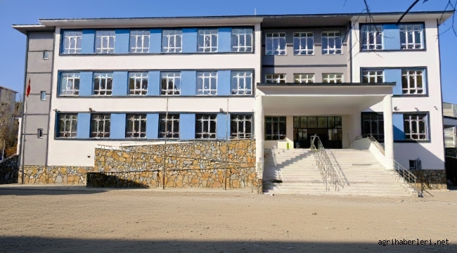 Ağrı Piri Reis Ortaokulu Eğitim Öğrencilerini Bekliyor