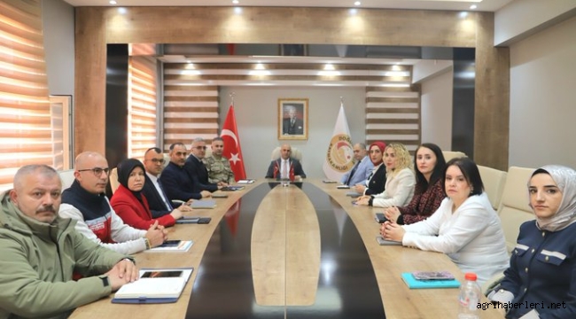 DOĞUBAYAZIT KAYMAKAMI EKİNCİ, KURUM AMİRLERİYLE 2025 YILI ÇALIŞMALARINI DEĞERLENDİRDİ