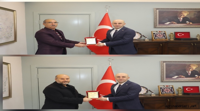  Doğubayazıt (SYDV) Mütevelli Heyet Üyelerine Kaymakam'dan Plaket Takdimi