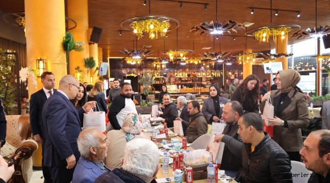  Vali Koç ve Eşi 3 Aralık Dünya Engelliler Günü'nde Özel Bireylerle Yemekte Bir Araya Geldi