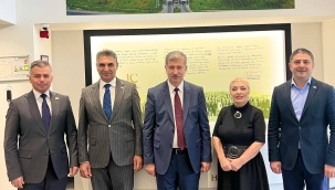 AİÇÜ Rektörü Prof. Dr. İlhami Gülçin, Rektör Yardımcıları ile İbrahim Çeçen Vakfını ziyaret etti.