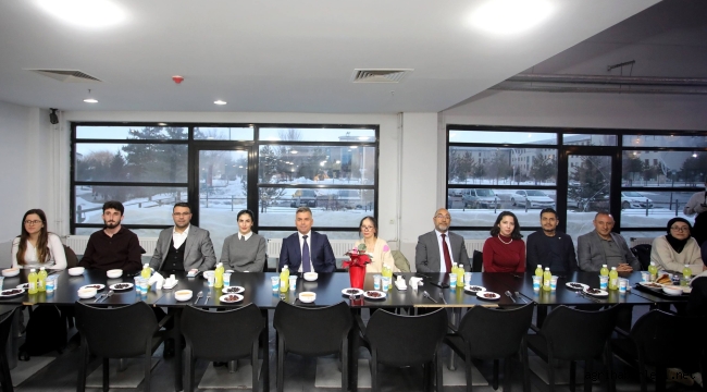 Ağrı İbrahim Çeçen Üniversitesi'nde İlk İftar Öğrencilerle Açıldı