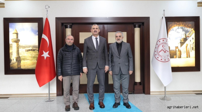 Ağrı Valisi Dr. Önder Bozkurt'a Ağrı Dağı Gazeteciler Cemiyeti'nden Hayırlı Olsun Ziyareti