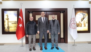 Ağrı Valisi Dr. Önder Bozkurt'a Ağrı Dağı Gazeteciler Cemiyeti'nden Hayırlı Olsun Ziyareti