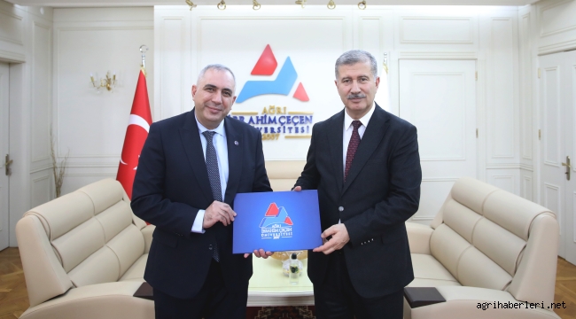 AİÇÜ Banka Maaş ve Promosyon İhalesini, 98 Bin TL ile Türkiye İş Bankası Kazandı.