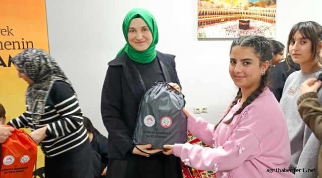 Doğubayazıt'ta Kaymakam Murat Ekinci'nin eşi Tuğba Ekinci, Kız Pansiyonlarını Ziyaret Ediyor.