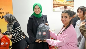 Doğubayazıt’ta Kaymakam Murat Ekinci’nin eşi Tuğba Ekinci, Kız Pansiyonlarını Ziyaret Ediyor.