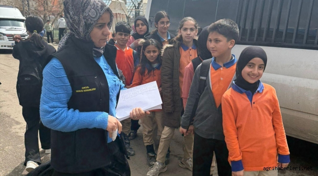 Ağrı'da öğrencilerin okul servislerine iniş ve binişleri güvenlik altına alınıyor.