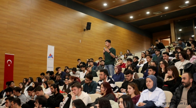 AİÇÜ'de "Sağlıkta İnovasyon, Tıpta Dönüşüm" konulu konferans gerçekleştirildi.