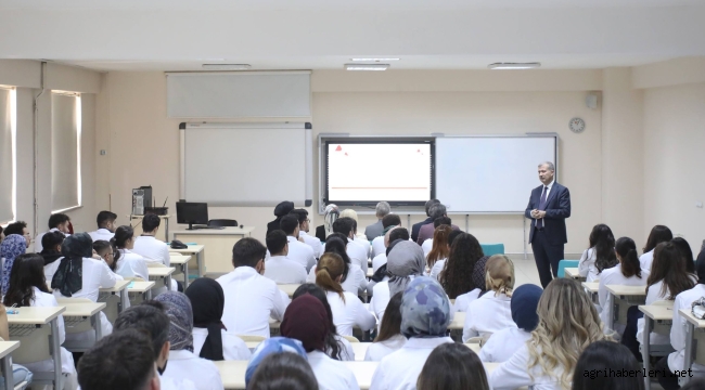 AİÇÜ Rektörü Gülçin'in Eczacılık ve Fen Edebiyat Fakültelerinde Öğrenci Buluşmaları