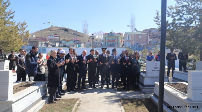 Çanakkale Geçilmez' Diyenler Doğubayazıt'ta Dualarla Anıldı