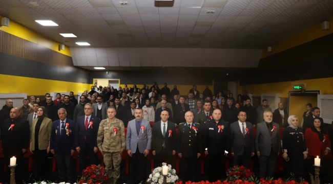 Doğubayazıt Fatımatü Zehra Kız Lisesi Öğrencilerinden Anlamlı Gösteri: 12 Mart Coşkusu Sahneye Taşındı