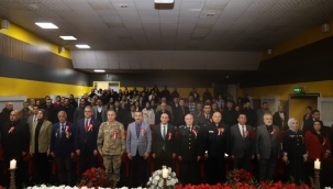 Doğubayazıt Fatımatü Zehra Kız Lisesi Öğrencilerinden Anlamlı Gösteri: 12 Mart Coşkusu Sahneye Taşındı