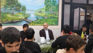  Doğubayazıt Kaymakamı, Pansiyonda Öğrencilerle İftar Açtı