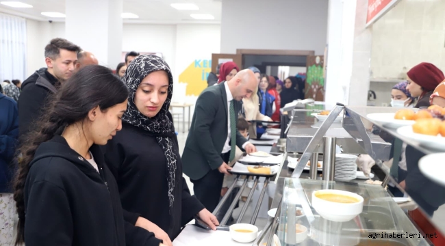 Doğubayazıt'ta Kaymakam ve Eşi KYK Kız Yurdunda Öğrencilerle İftar Açtı