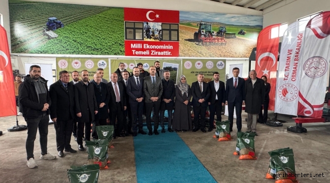 Ağrı'da "Yem Bitkileri Üretiminin Artırılması Projesi" kapsamında tohum dağıtıldı