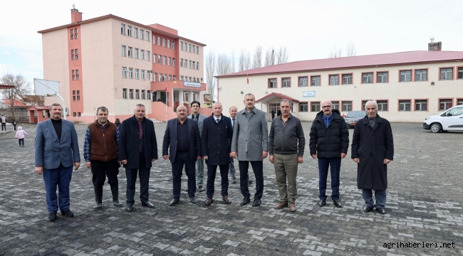 Ağrı Valisi Dr. Önder Bozkurt'tan Çat Kapı Okul Ziyaretleri