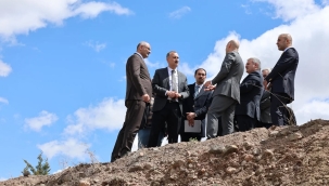 Ağrı Valisi Önder Bozkurt'tan Doğubayazıt Gümrük Kapısından Köy Okullarına, Sanayi ve Tekstilkent'te Her Alanda İnceleme