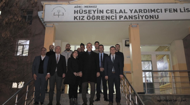 Ağrı Valisi ve Eşi, Fen Lisesi Pansiyonunda Öğrencilerle Bir Araya Geldi