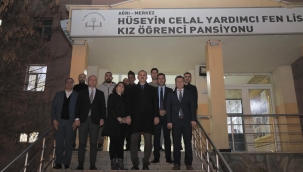 Ağrı Valisi ve Eşi, Fen Lisesi Pansiyonunda Öğrencilerle Bir Araya Geldi
