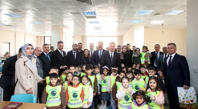 AİÇÜ'de Kütüphaneler Haftası Kapsamında Okuma Etkinliği