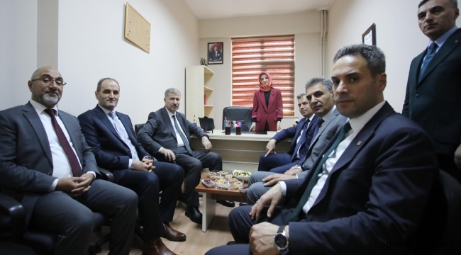 AİÇÜ Yönetimi, Prof ve Doç Unvanı Alan Akademisyenlere Hayırlı Olsun Ziyareti Gerçekleştirdi