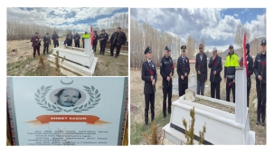 Doğubayazıt Emniyet Müdürü ve ekibi 45 yıl önce şehit olan bekçiyi kabrinde yalnız bırakmadı