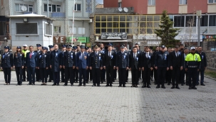 Doğubayazıt'ta Polis Haftası coşkusu: Tören, dua ve minik yüreklerden polis abilere sürpriz ziyaret